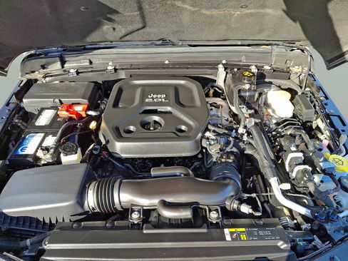 Certified 2018 Jeep Wrangler Unlimited Sport image 28