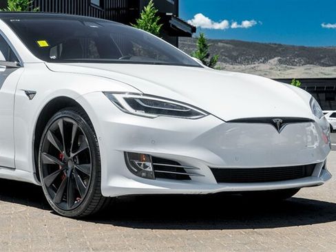 Used 2020 Tesla Model S Performance AWD/4WD image 9