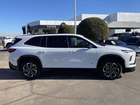 Used 2025 Buick Enclave Sport Touring w/ Super Cruise Package image 2