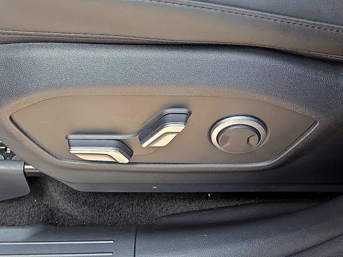 Used 2025 Hyundai Santa Fe SEL FWD image 21