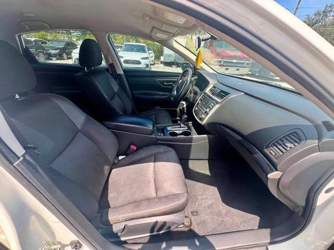 Used 2017 Nissan Altima 2.5 SR w/ Midnight Edition Package FWD image 18