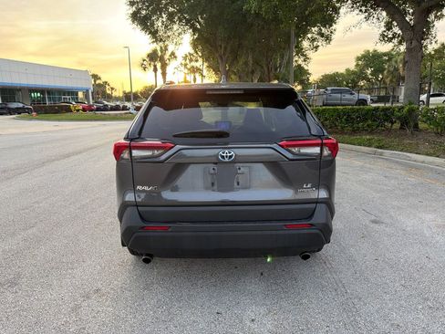 Used 2024 Toyota RAV4 LE AWD/4WD image 4