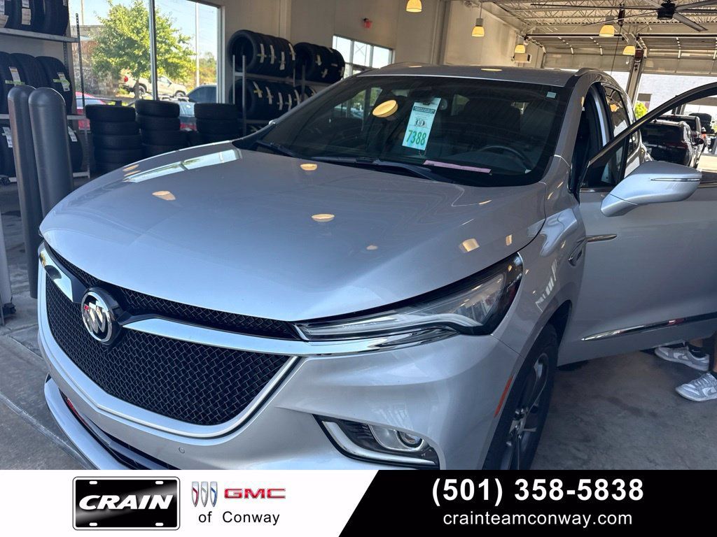 Used 2022 Buick Enclave Essence w/ Sport Touring Edition FWD image 1