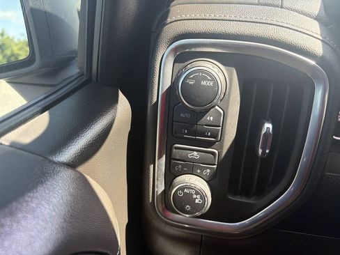 Used 2022 Chevrolet Silverado 1500 LT AWD/4WD image 12