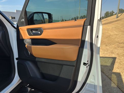 New 2026 Nissan Armada SL w/ Captain's Chari Seat Package RWD image 12
