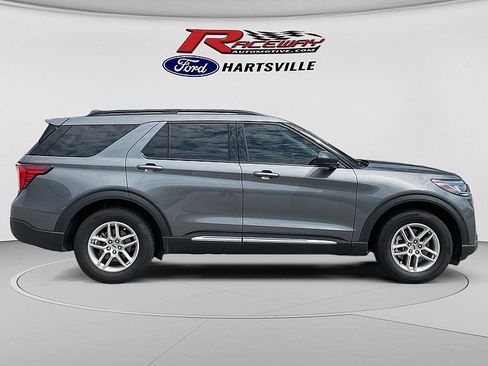 Used 2025 Ford Explorer Active w/ Active Comfort Package RWD image 6