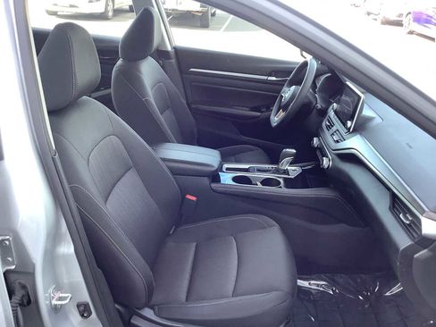 Used 2023 Nissan Altima 2.5 SV image 14