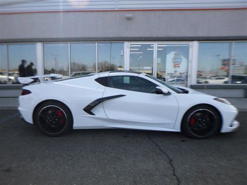 Used 2023 Chevrolet Corvette Stingray Premium Cpe w/ Z51 Performance Package RWD image 4