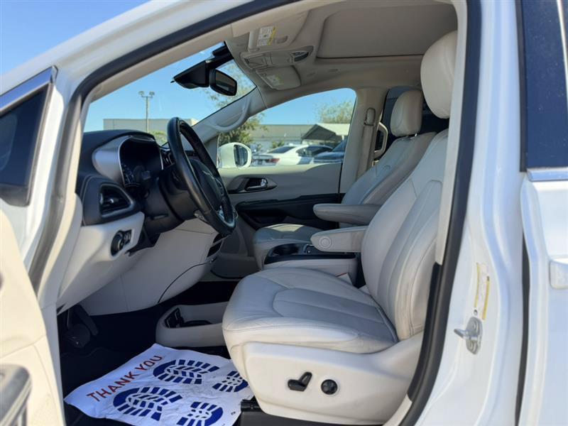 Used 2021 Chrysler Pacifica Touring-L w/ Premium & Safety Sphere Group FWD image 15