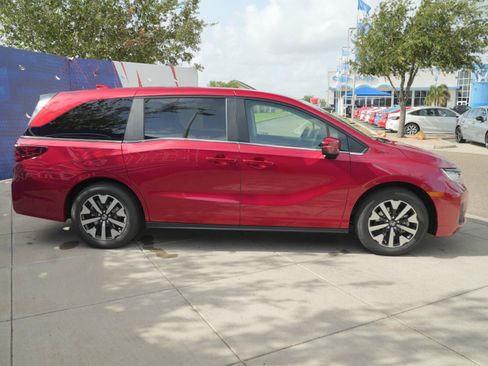 New 2026 Honda Odyssey EX-L image 4