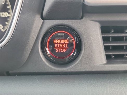 New 2025 Honda Pilot Touring image 29