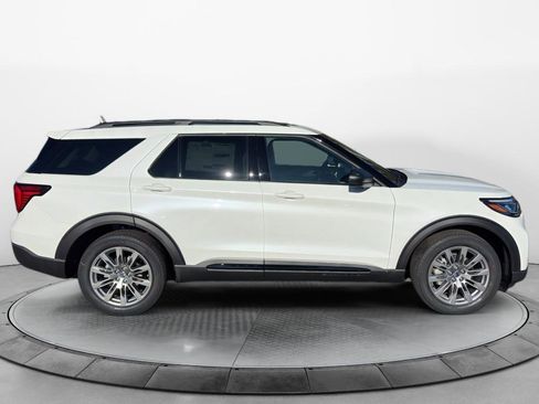 New 2026 Ford Explorer Active w/ Active Comfort Package image 3