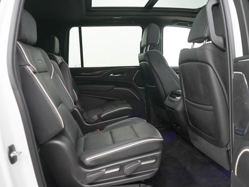 Used 2024 Cadillac Escalade ESV Premium Luxury w/ Performance Package AWD/4WD image 12
