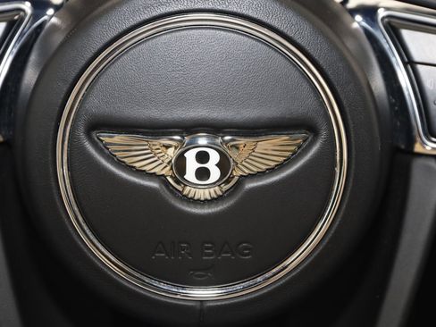 Used 2019 Bentley Bentayga image 51