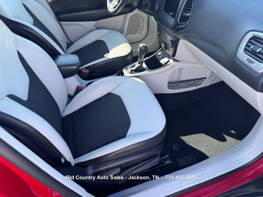 Used 2019 Jeep Compass Latitude FWD image 19