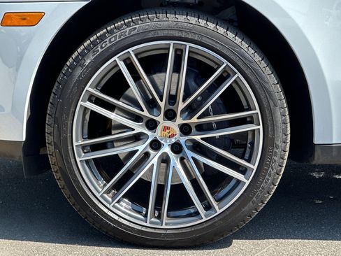 Used 2025 Porsche Macan image 45