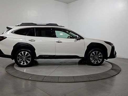 Certified 2025 Subaru Outback Touring AWD/4WD image 8