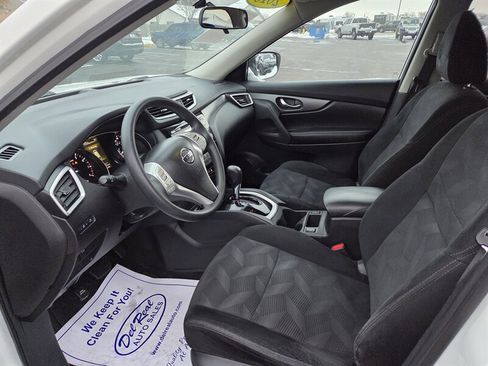 Used 2016 Nissan Rogue SV image 10