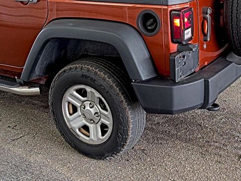 Used 2014 Jeep Wrangler Unlimited Sport w/ Connectivity Group AWD/4WD image 13