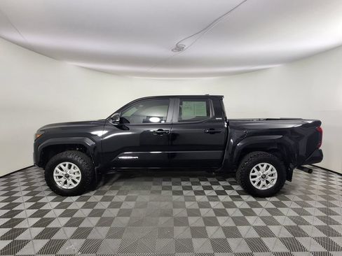 Used 2024 Toyota Tacoma SR5 AWD/4WD image 2