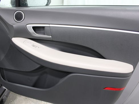 Used 2023 Hyundai Sonata SE FWD image 24