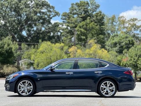 Used 2017 INFINITI Q70 L 3.7 AWD/4WD image 8