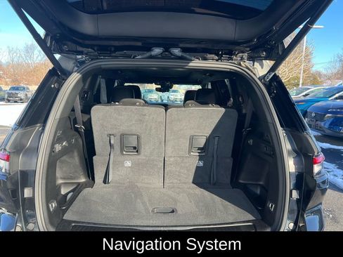 Used 2024 Jeep Grand Cherokee L Limited w/ Black Appearance Package image 10