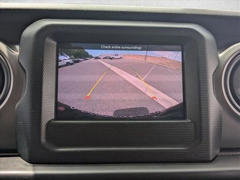Used 2023 Jeep Wrangler Unlimited AWD/4WD image 14