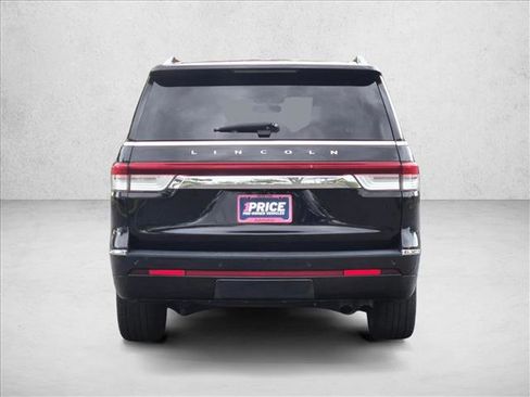 Used 2023 Lincoln Navigator Reserve image 6