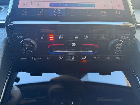 Used 2023 Jeep Grand Cherokee L Overland image 24