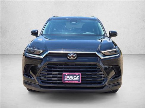 Used 2025 Toyota Grand Highlander FWD image 2