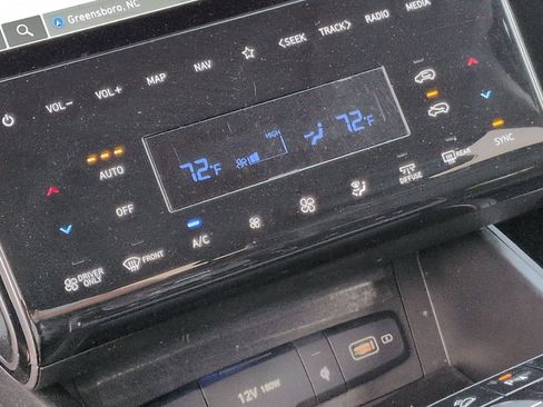 Used 2024 Hyundai Tucson Limited image 25