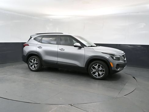 Used 2021 Kia Seltos EX AWD/4WD image 7