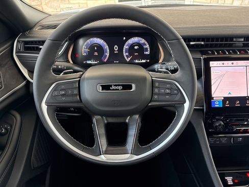 New 2025 Jeep Grand Cherokee L Limited image 22