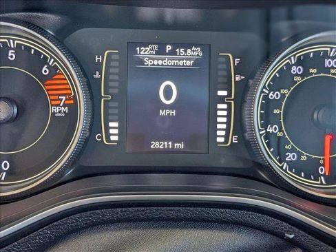 Used 2020 Jeep Cherokee Latitude Plus FWD image 11