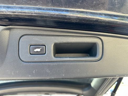 Used 2023 Honda Passport EX-L image 11