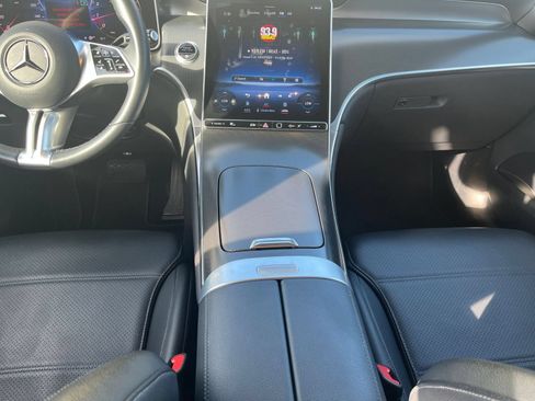 Used 2024 Mercedes-Benz GLC 300 image 38