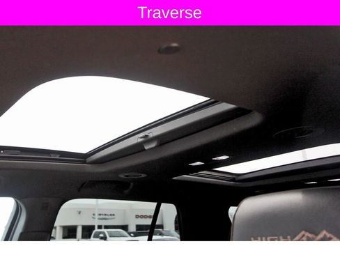 Used 2022 Chevrolet Traverse High Country image 28