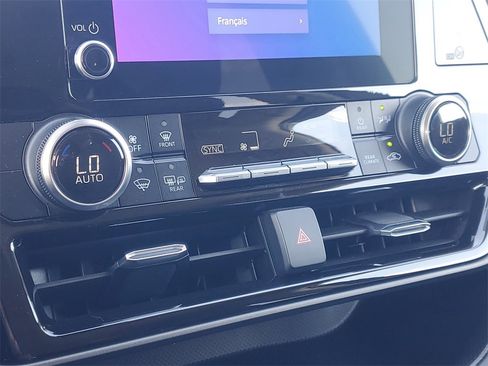 Used 2023 Toyota Highlander LE image 28