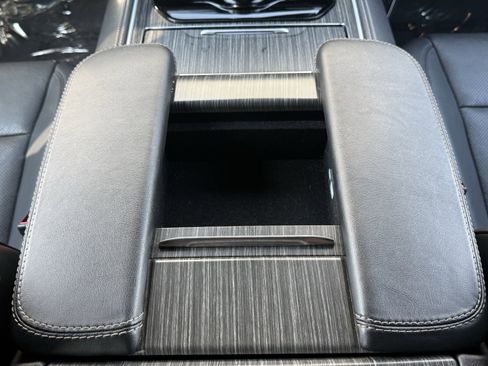 Used 2024 Jeep Wagoneer Series II w/ Flexible Seating Group image 75