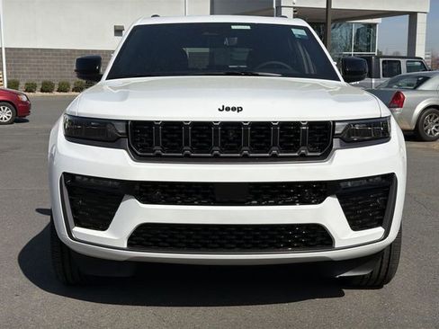 New 2026 Jeep Grand Cherokee Limited AWD/4WD image 15