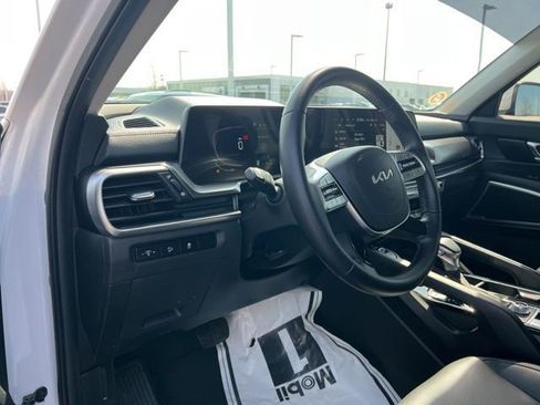 Certified 2024 Kia Telluride S w/ S Sunroof Package image 9