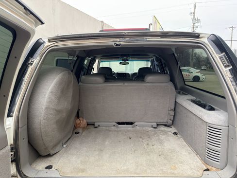Used 1999 Chevrolet Suburban 4WD w/ Preferred Equipment Group 3 image 7
