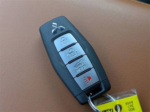 Used 2022 Mitsubishi Outlander SEL image 36