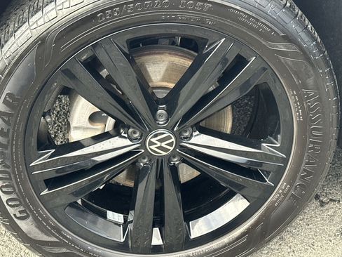 Used 2023 Volkswagen Atlas Cross Sport SEL R-Line AWD/4WD image 20