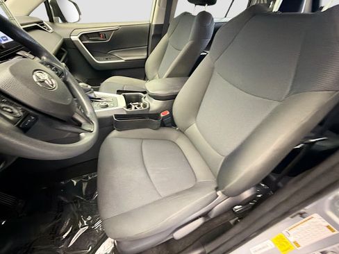 Used 2025 Toyota RAV4 LE AWD/4WD image 11