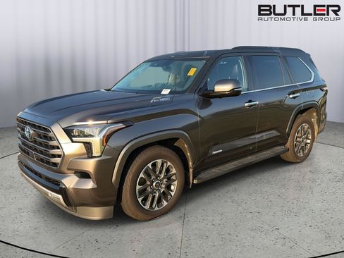 Used 2023 Toyota Sequoia Limited w/ Tow Technology Package RWD image 1