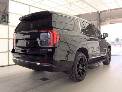Used 2025 GMC Yukon Elevation AWD/4WD image 2
