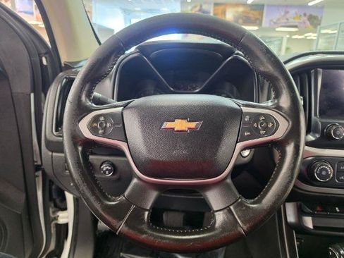 Used 2018 Chevrolet Colorado LT AWD/4WD image 11