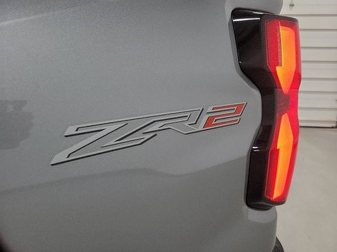 Used 2024 Chevrolet Colorado ZR2 w/ LPO, Sports Bar Package image 19